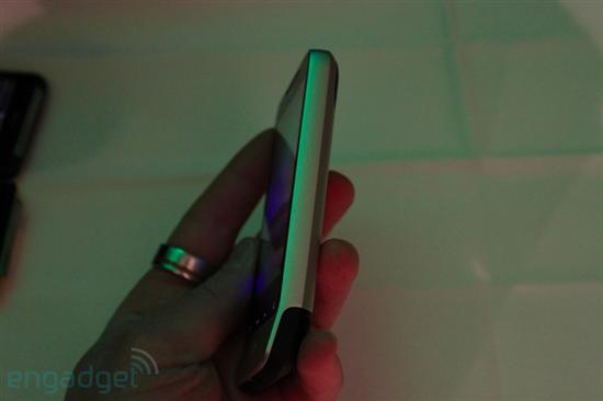 HTC发布Desire、Legend、HD mini三款新机 试玩图赏