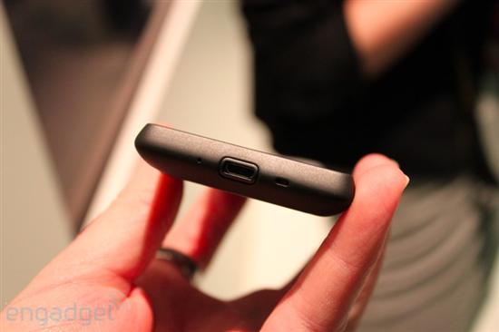 HTC发布Desire、Legend、HD mini三款新机 试玩图赏