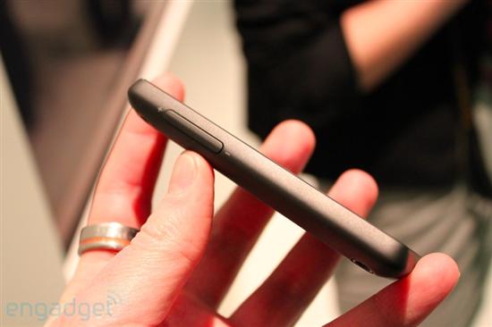 HTC发布Desire、Legend、HD mini三款新机 试玩图赏