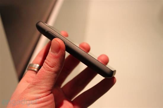 HTC发布Desire、Legend、HD mini三款新机 试玩图赏