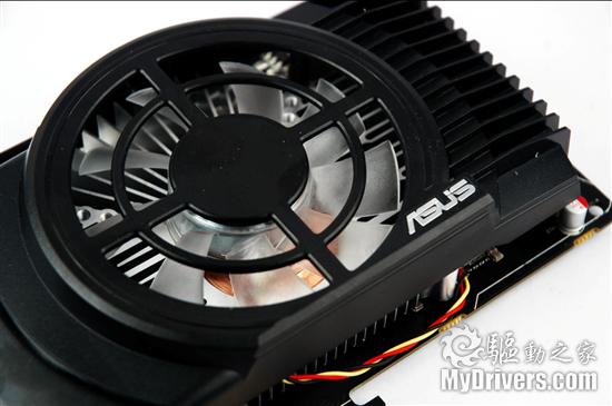 诡异板型铜芯散热 华硕另类HD5770显卡测试