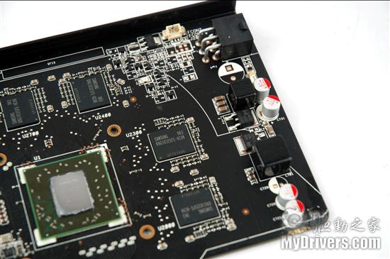 诡异板型铜芯散热 华硕另类HD5770显卡测试