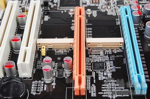 整合平台新霸主 AMD 890GX主板评测