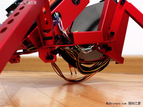 体验DIY乐趣:联力红色小蜘蛛机箱组装记