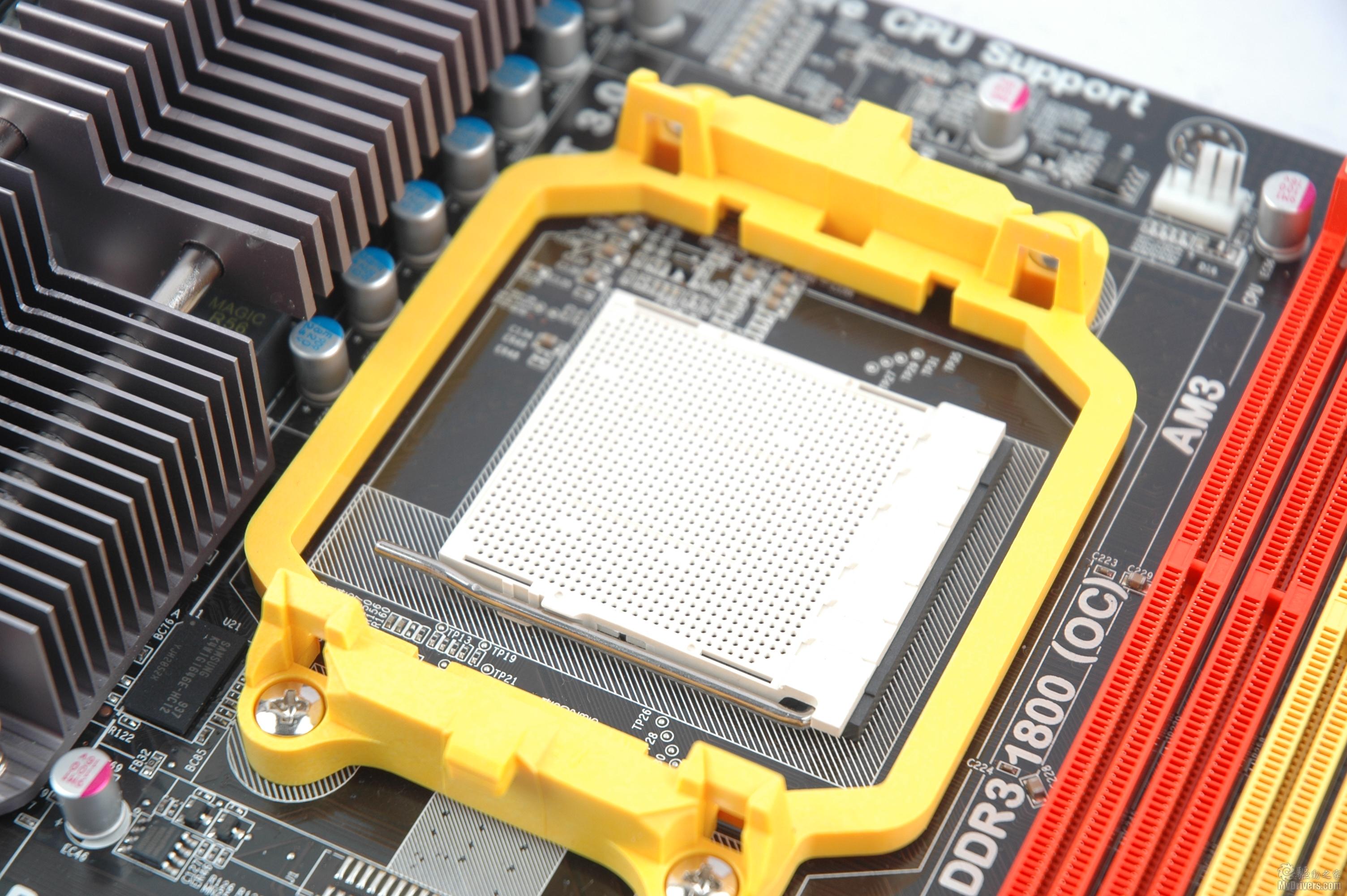 主板处理器接口部分,采用了目前主流的am3接口