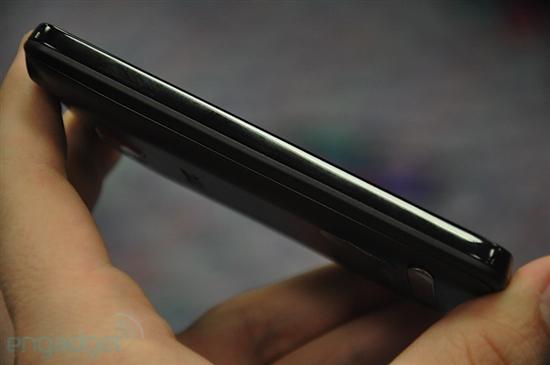 超越Nexus One HTC正式发布智能新机EVO 4G