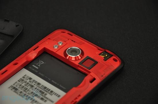 超越Nexus One HTC正式发布智能新机EVO 4G