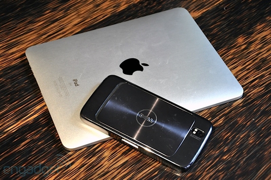 DELL Mini 5火拼iPad 手持设备对比