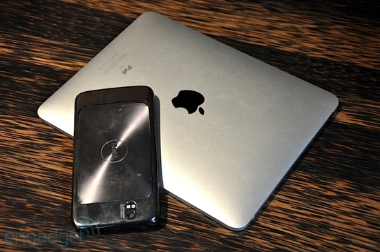 DELL Mini 5火拼iPad 手持设备对比