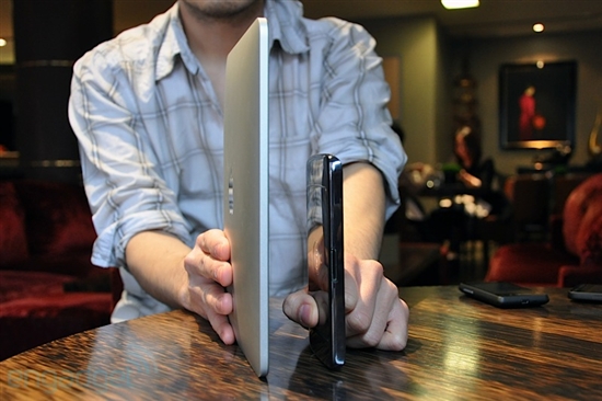 DELL Mini 5火拼iPad 手持设备对比