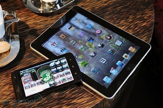 DELL Mini 5火拼iPad 手持设备对比