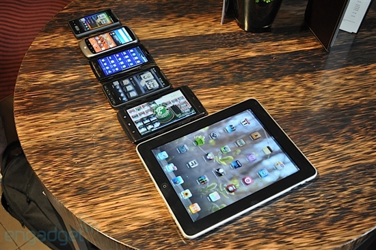 DELL Mini 5火拼iPad 手持设备对比