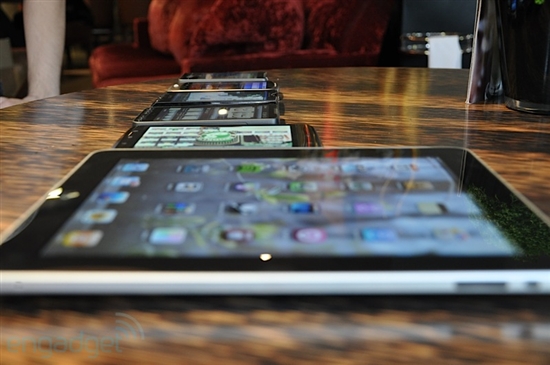 DELL Mini 5火拼iPad 手持设备对比