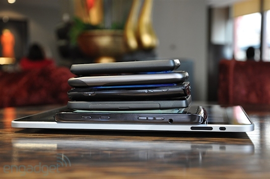 DELL Mini 5火拼iPad 手持设备对比