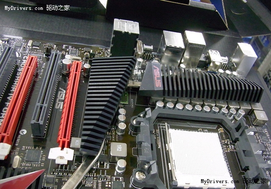 14款890FX/880G/870主板集体零售上市