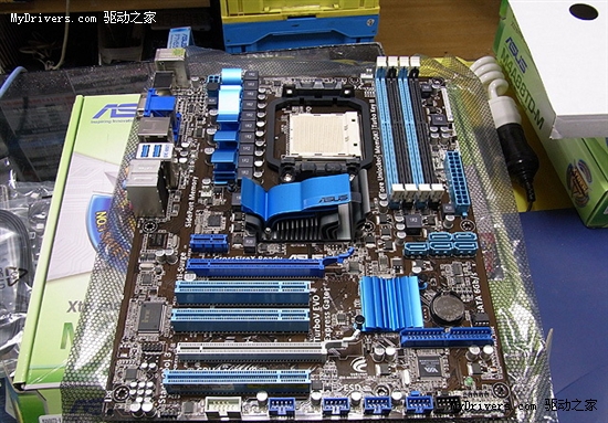 14款890FX/880G/870主板集体零售上市