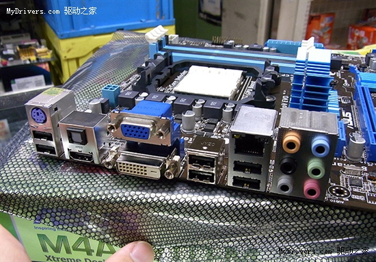 14款890FX/880G/870主板集体零售上市