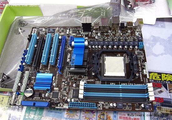 14款890FX/880G/870主板集体零售上市