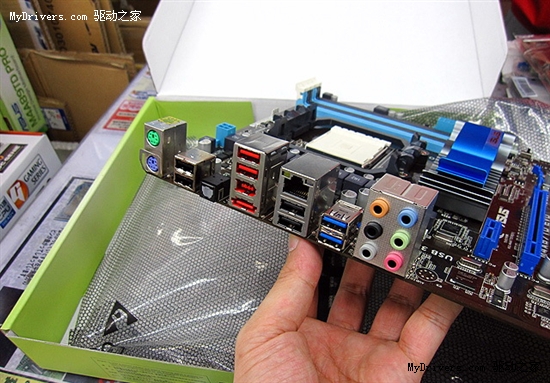 14款890FX/880G/870主板集体零售上市