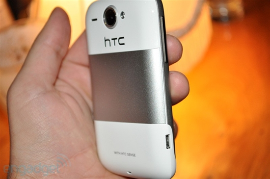 HTC发布Android 2.1新机Wildfire 高清试玩图赏