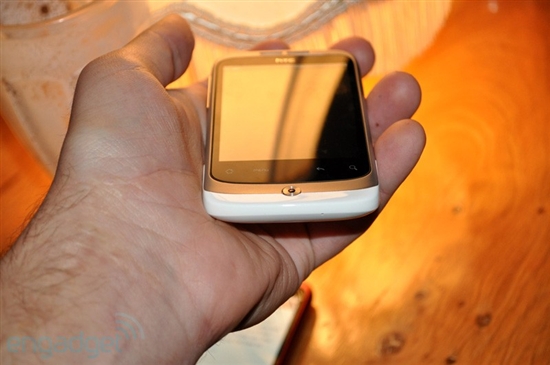HTC发布Android 2.1新机Wildfire 高清试玩图赏
