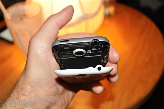 HTC发布Android 2.1新机Wildfire 高清试玩图赏