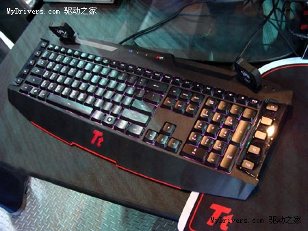 电竞总动员 Tt eSPORTS风靡Computex 2010