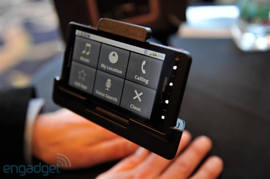 红眼巨屏Droid X正式发布 开箱大战iPhone 4