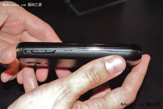 Android强机再创新 三星Epic 4G试玩