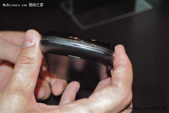 Android强机再创新 三星Epic 4G试玩