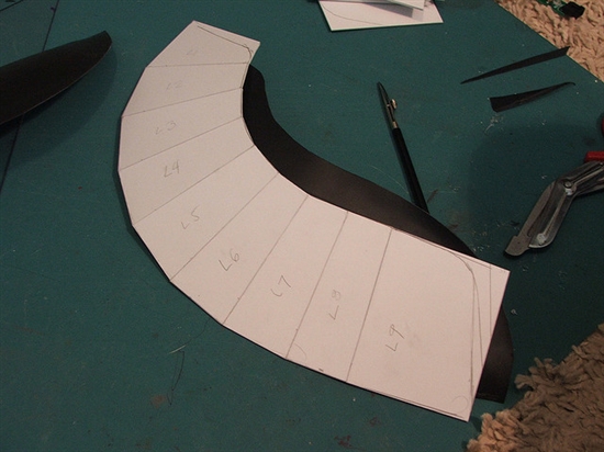 耗时17个月的力作：&ldquo;傻朋克&rdquo;超级炫酷头盔