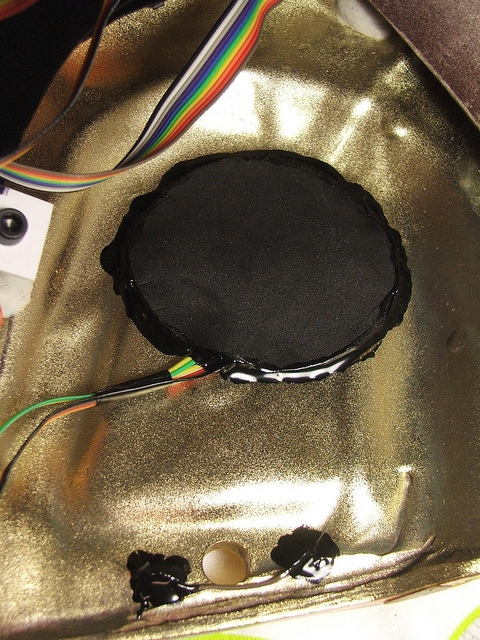 耗时17个月的力作：&ldquo;傻朋克&rdquo;超级炫酷头盔