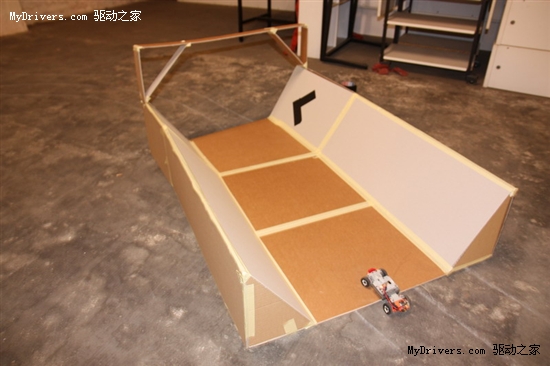 疯狂遥控车 打造最有创意的竞速游戏