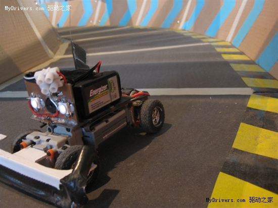 疯狂遥控车 打造最有创意的竞速游戏