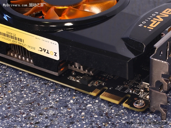 索泰发布810MHz GTX 460 AMP! 性能对比