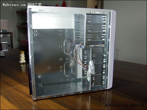 时尚的家居感：声威1009系列机箱