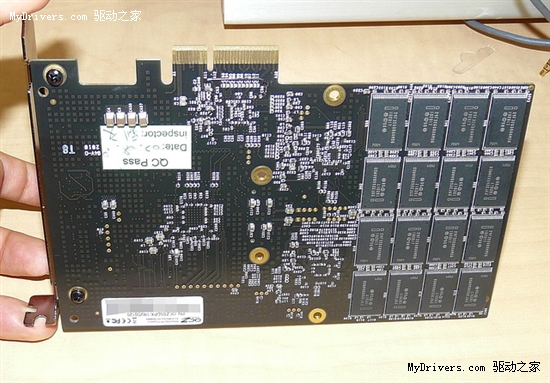 “廉价”PCI-E接口固态硬盘：OCZ RevoDrive开卖