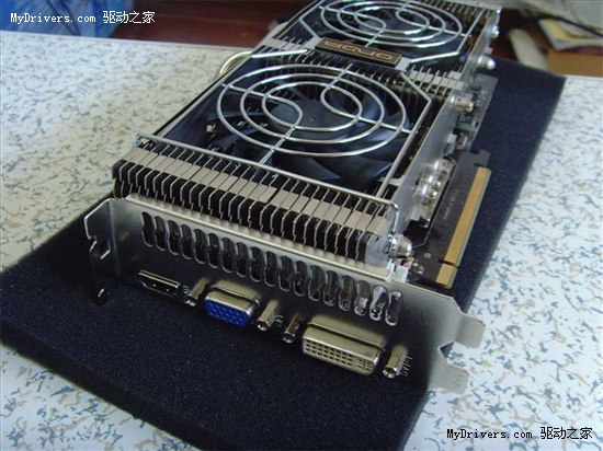 “堆料王”杀到  资深玩家抢测昂达GTX460神戈