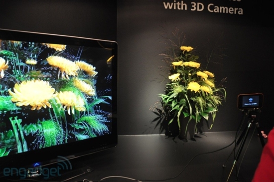 夏普展示3D手机原型 支持3D视频拍摄播放