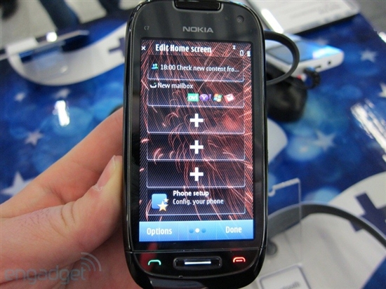 诺基亚Symbian^3新机三连发 抢先试玩