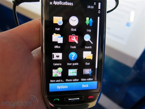 诺基亚Symbian^3新机三连发 抢先试玩