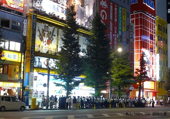 《最终幻想14》日本午夜首发 300余人排队