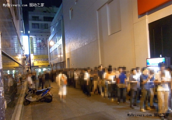 《最终幻想14》日本午夜首发 300余人排队