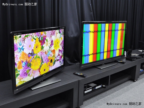 集成蓝光录像机 夏普四原色3D电视二连发