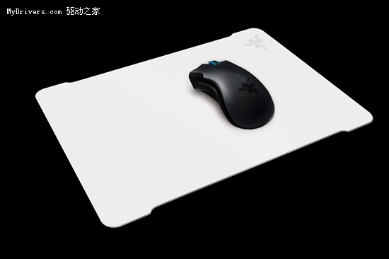 Razer首款金属垫 Ironclad无敌甲虫发布
