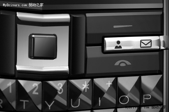 诺基亚Vertu首款全键盘奢华手机开卖