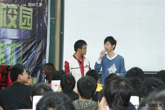 七彩虹遍校园 NVIDA古城独显魅力