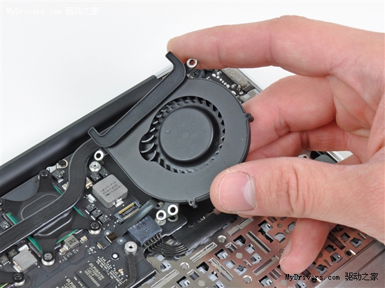 未来薄揭秘 苹果11寸MacBook Air拆解
