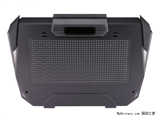 支持USB 3.0 酷冷推游戏笔记本专用散热垫
