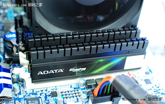 威刚发布XPG DDR3-2400 4GB玩家内存套装